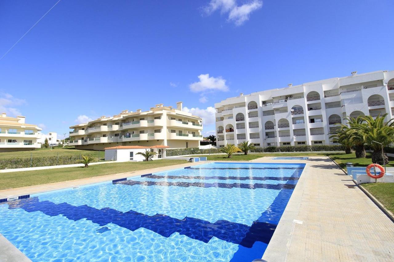 شقة Armacao De Pera Brightness With Pool By Homing المظهر الخارجي الصورة